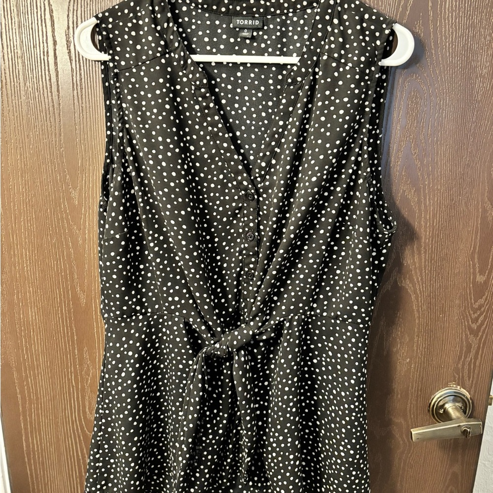 torrid Black White Polka Dot Sleeveless Tie-Front Camisole